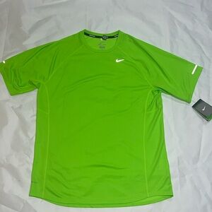 NIKE DRI-FIT RUNNING UV  RUNNING TSHIRT NWT  LARGE